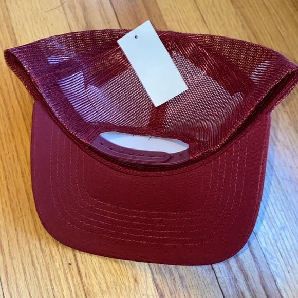 NWT Bass Pro Shop Trucker Hat🎣 - BURGUNDY - Picture 2 of 4
